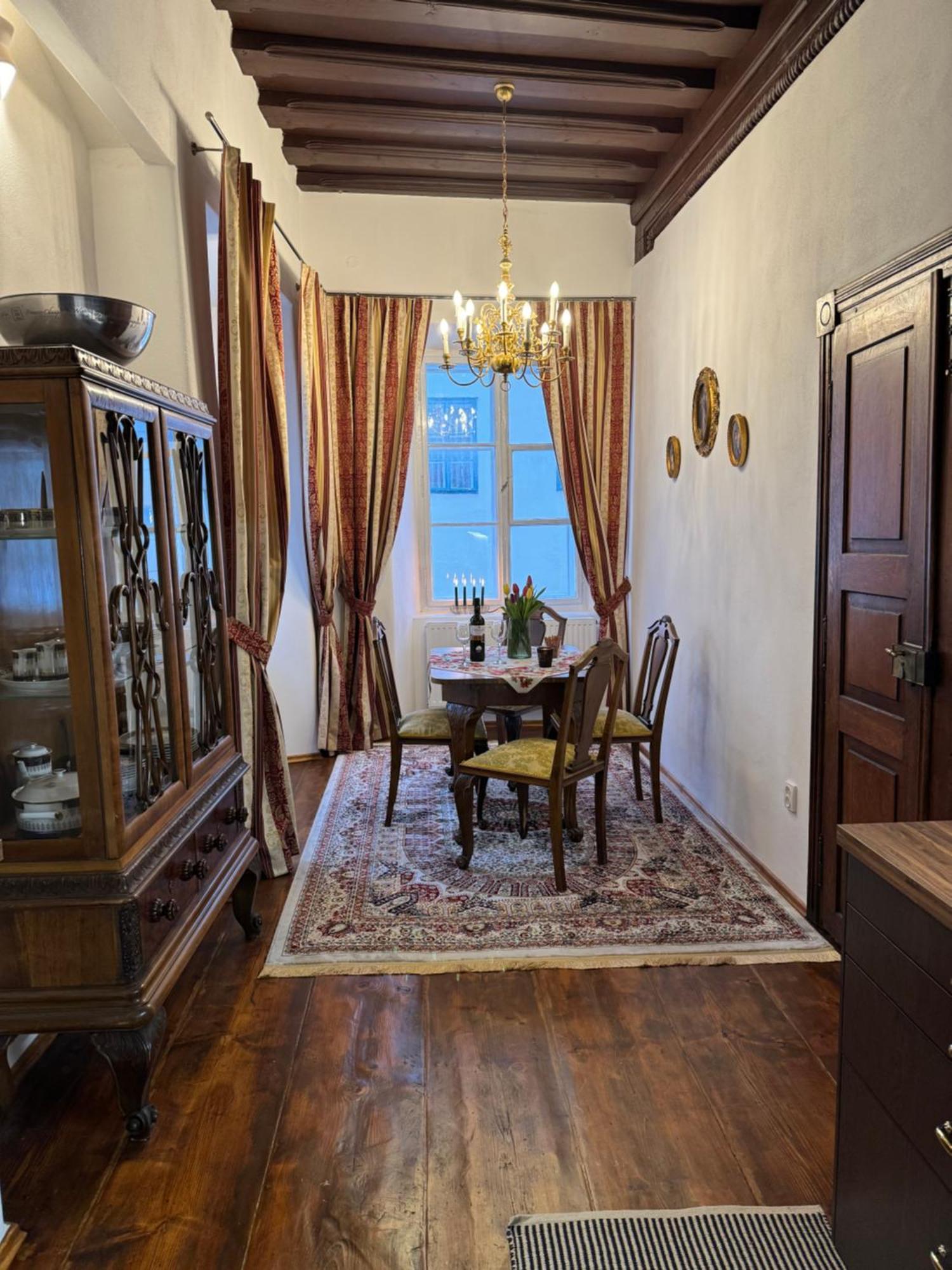 Maison *